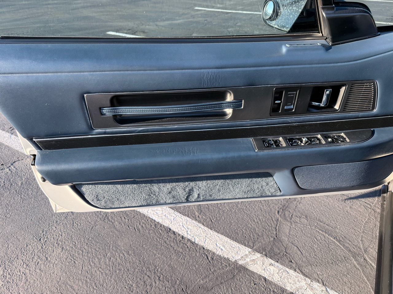 Buick Reatta 2dr Coupe 1990