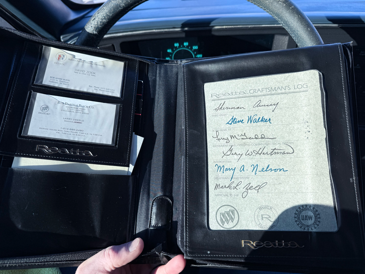 Buick Reatta 2dr Coupe 1990