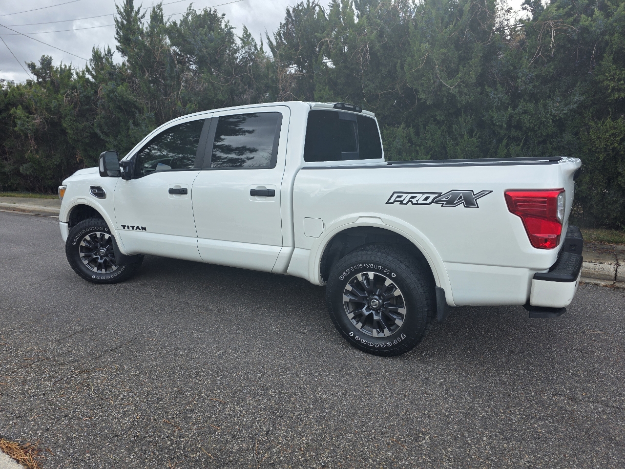 Nissan Titan 4x4 Crew Cab PRO-4X 2017