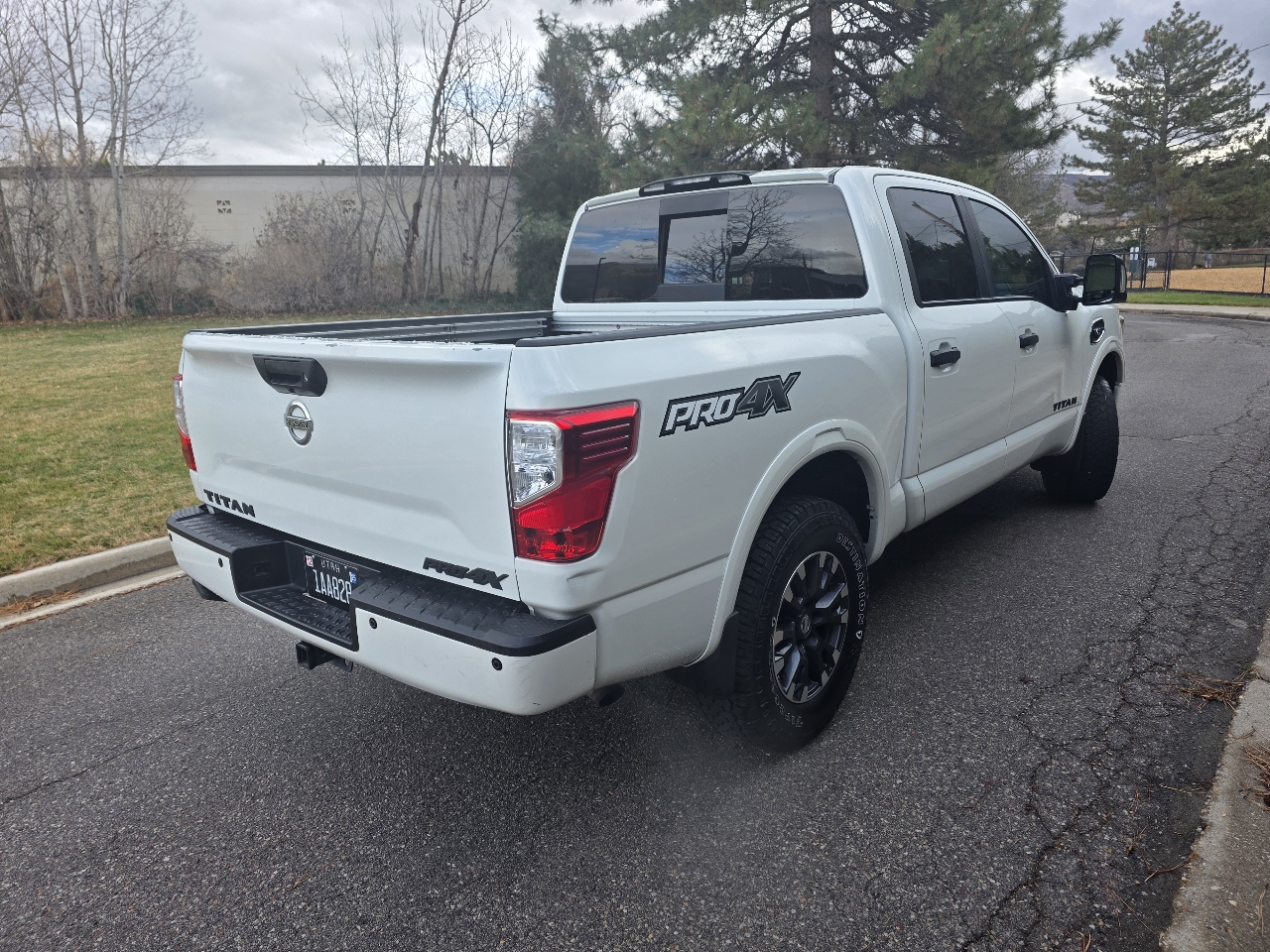 Nissan Titan 4x4 Crew Cab PRO-4X 2017