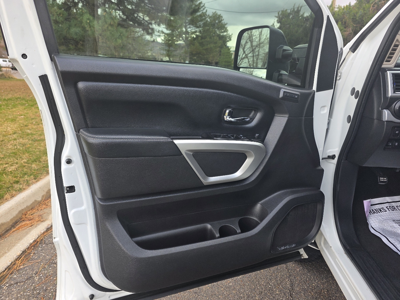 Nissan Titan 4x4 Crew Cab PRO-4X 2017