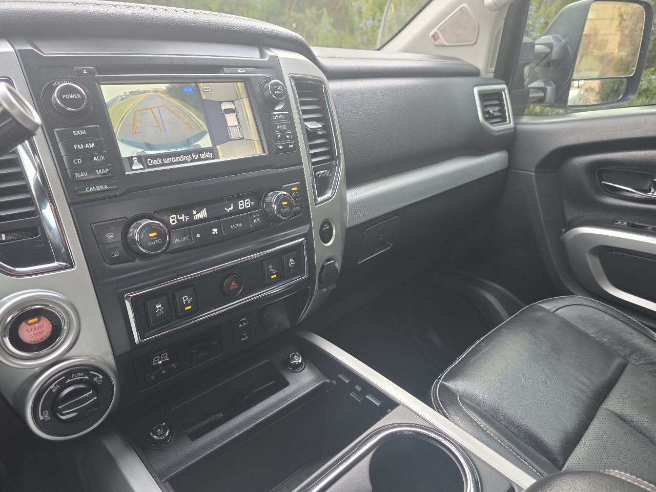 Nissan Titan 4x4 Crew Cab PRO-4X 2017