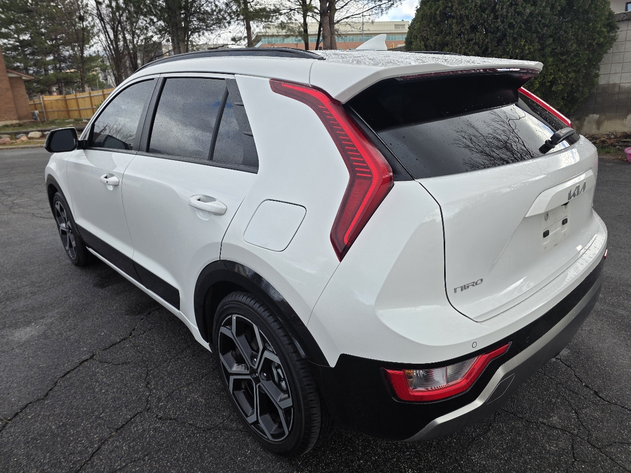 Kia Niro EX Touring FWD 2023