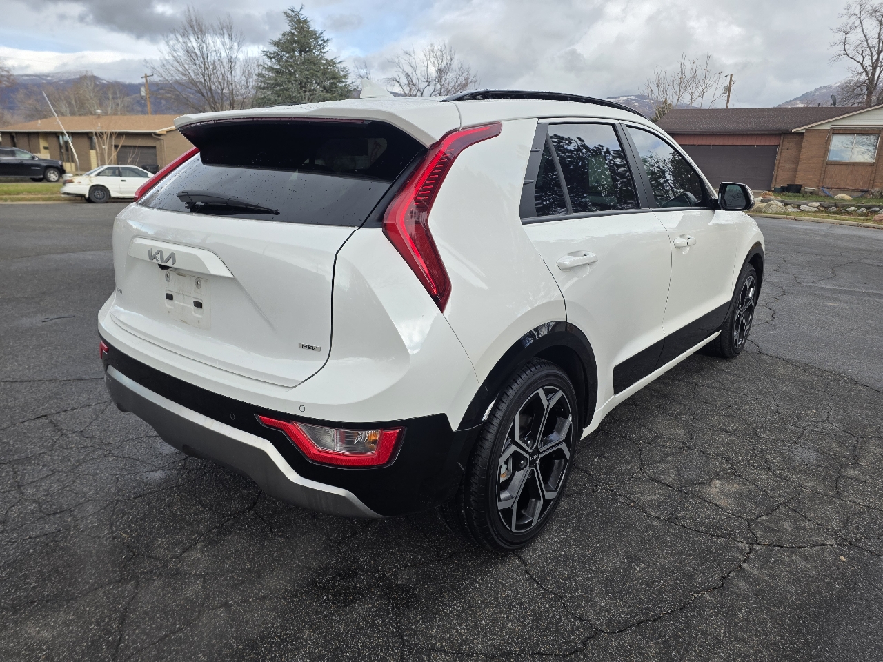 Kia Niro EX Touring FWD 2023