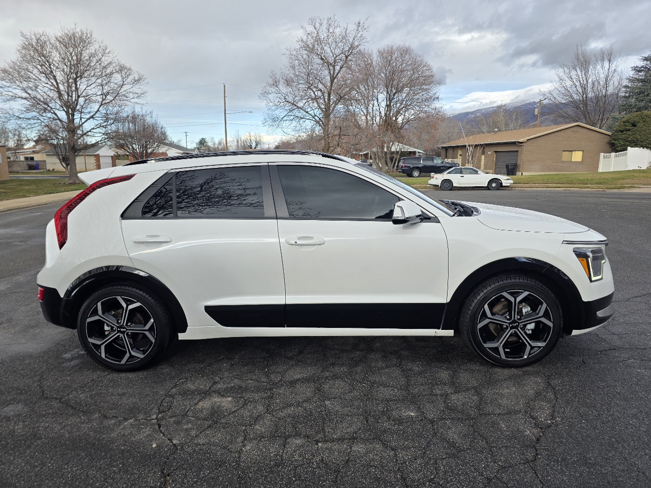 Kia Niro EX Touring FWD 2023