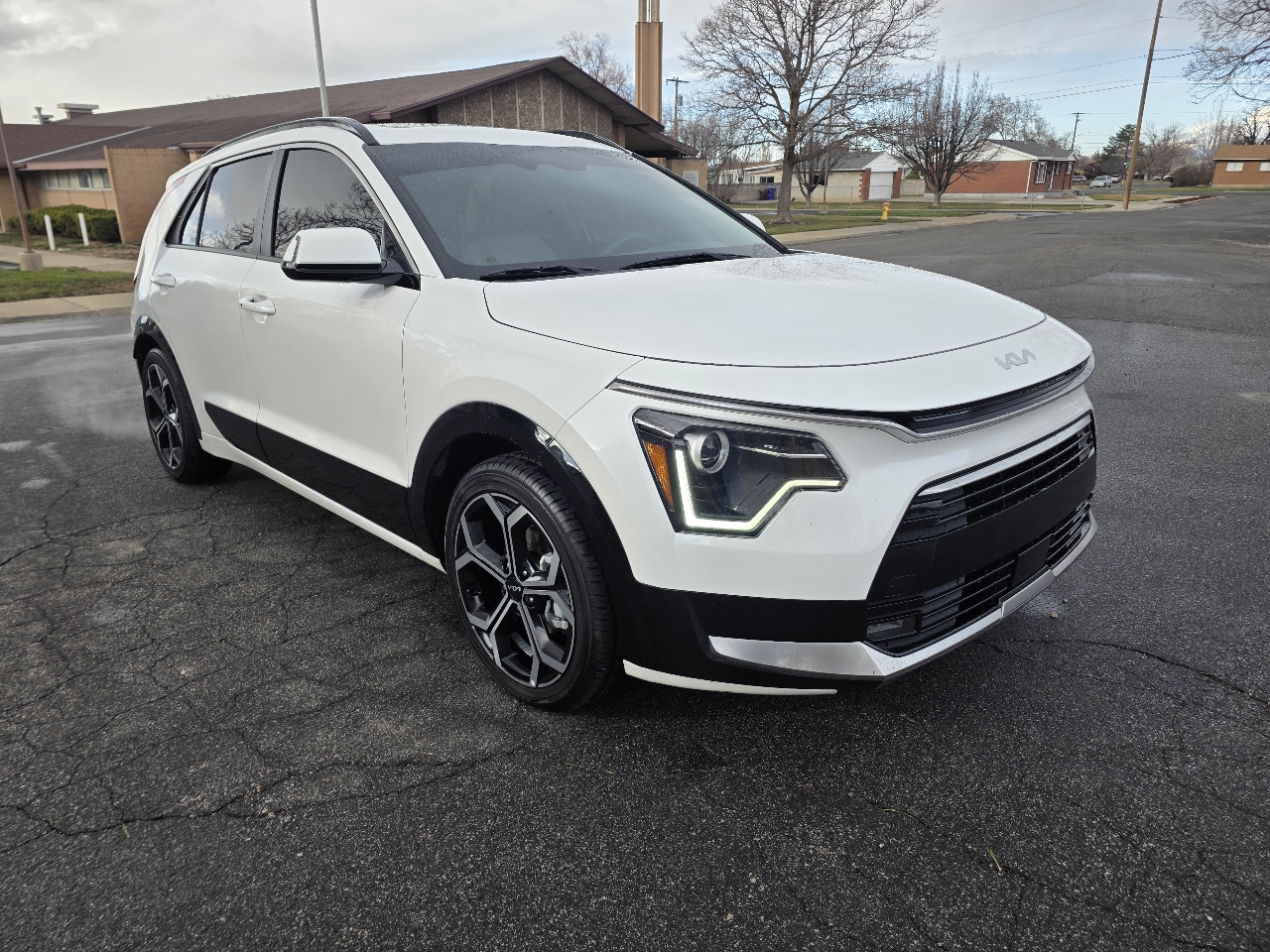 Kia Niro EX Touring FWD 2023