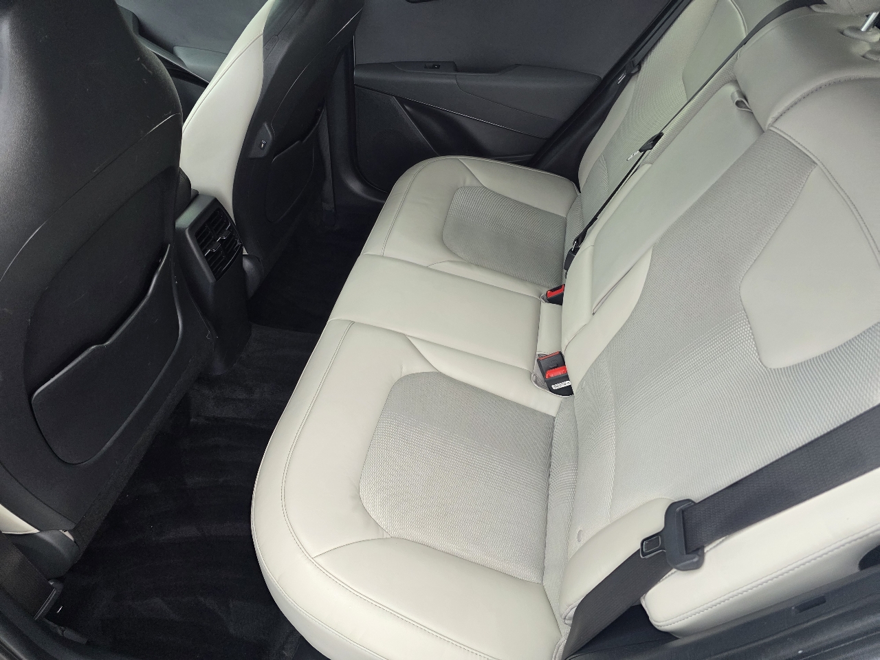 Kia Niro EX Touring FWD 2023