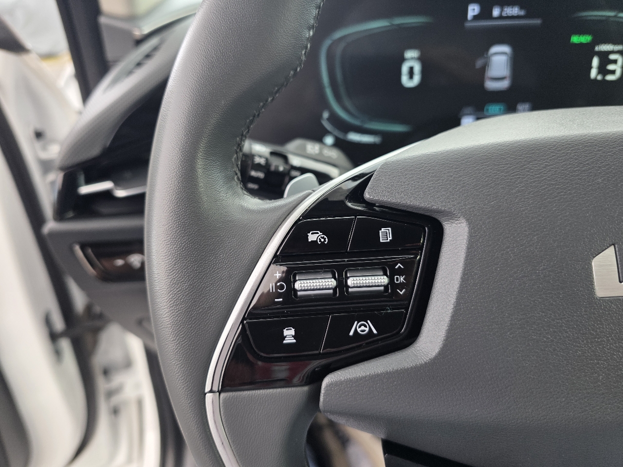 Kia Niro EX Touring FWD 2023