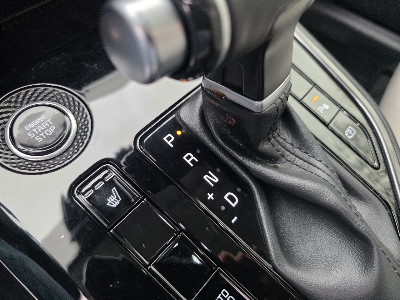 Kia Niro EX Touring FWD 2023