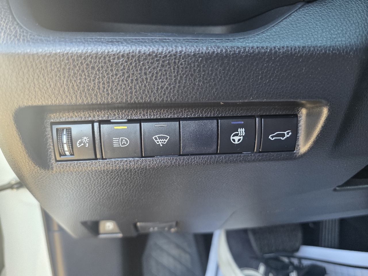 Toyota RAV4 Hybrid XSE AWD (Natl) 2020