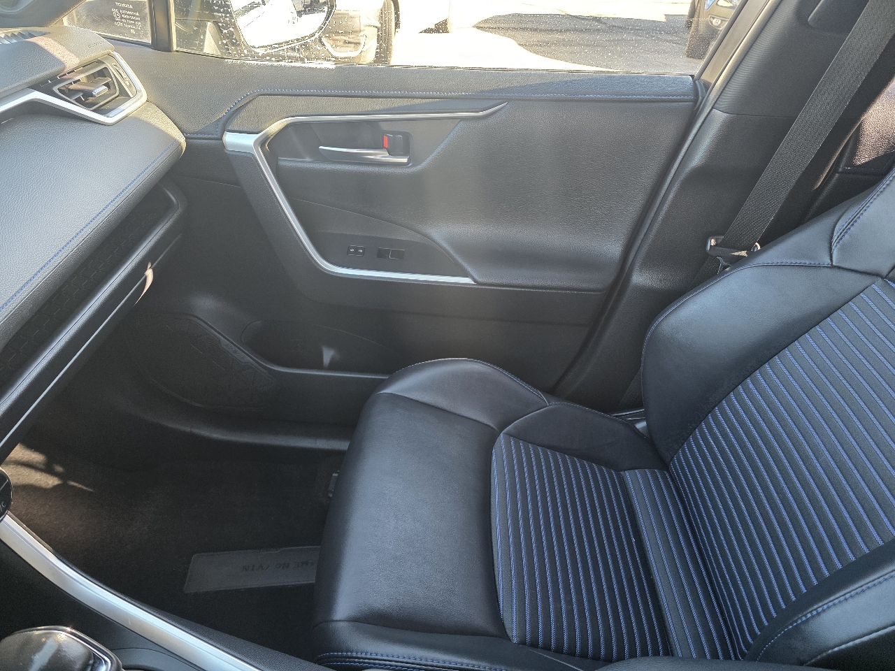 Toyota RAV4 Hybrid XSE AWD (Natl) 2020