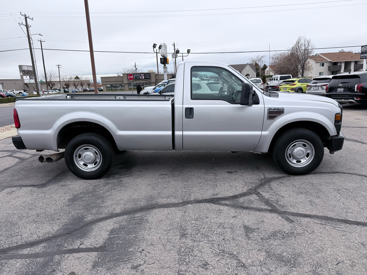 Ford Super Duty F-250 SRW 2WD Reg Cab 137" XLT 2010