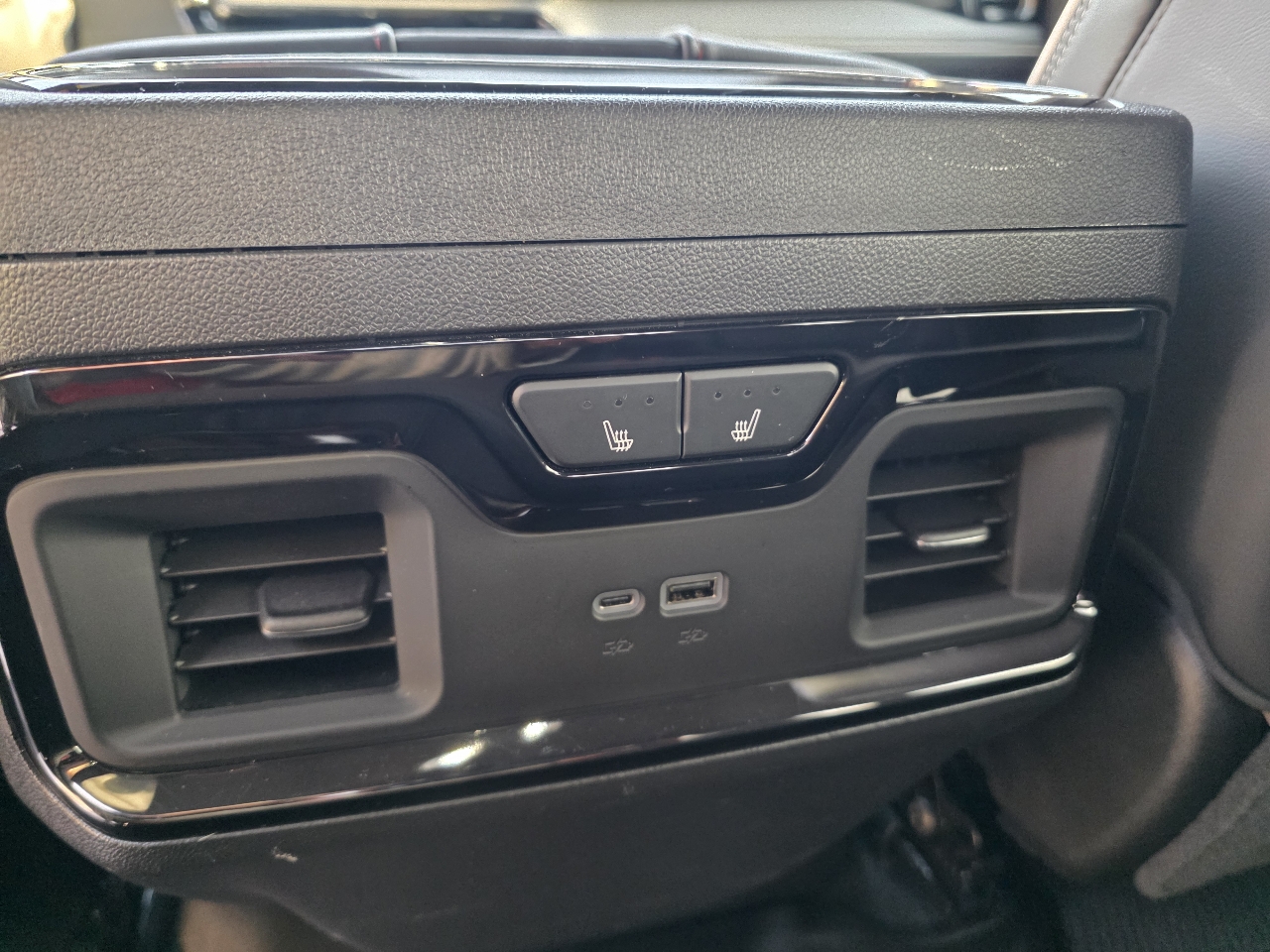 GMC Sierra 1500 4WD Crew Cab 147" AT4X 2025