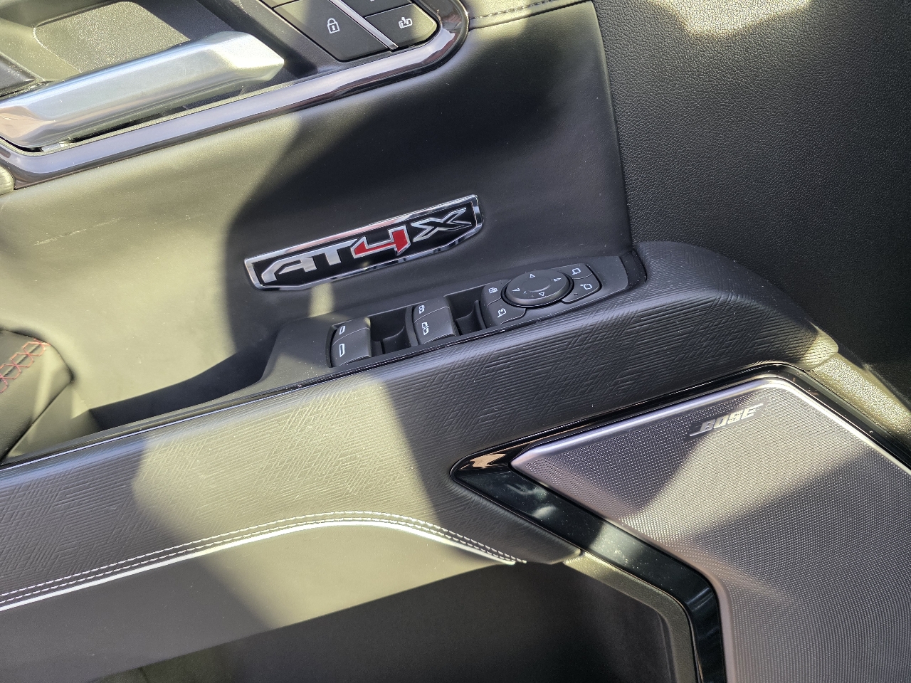 GMC Sierra 1500 4WD Crew Cab 147" AT4X 2025