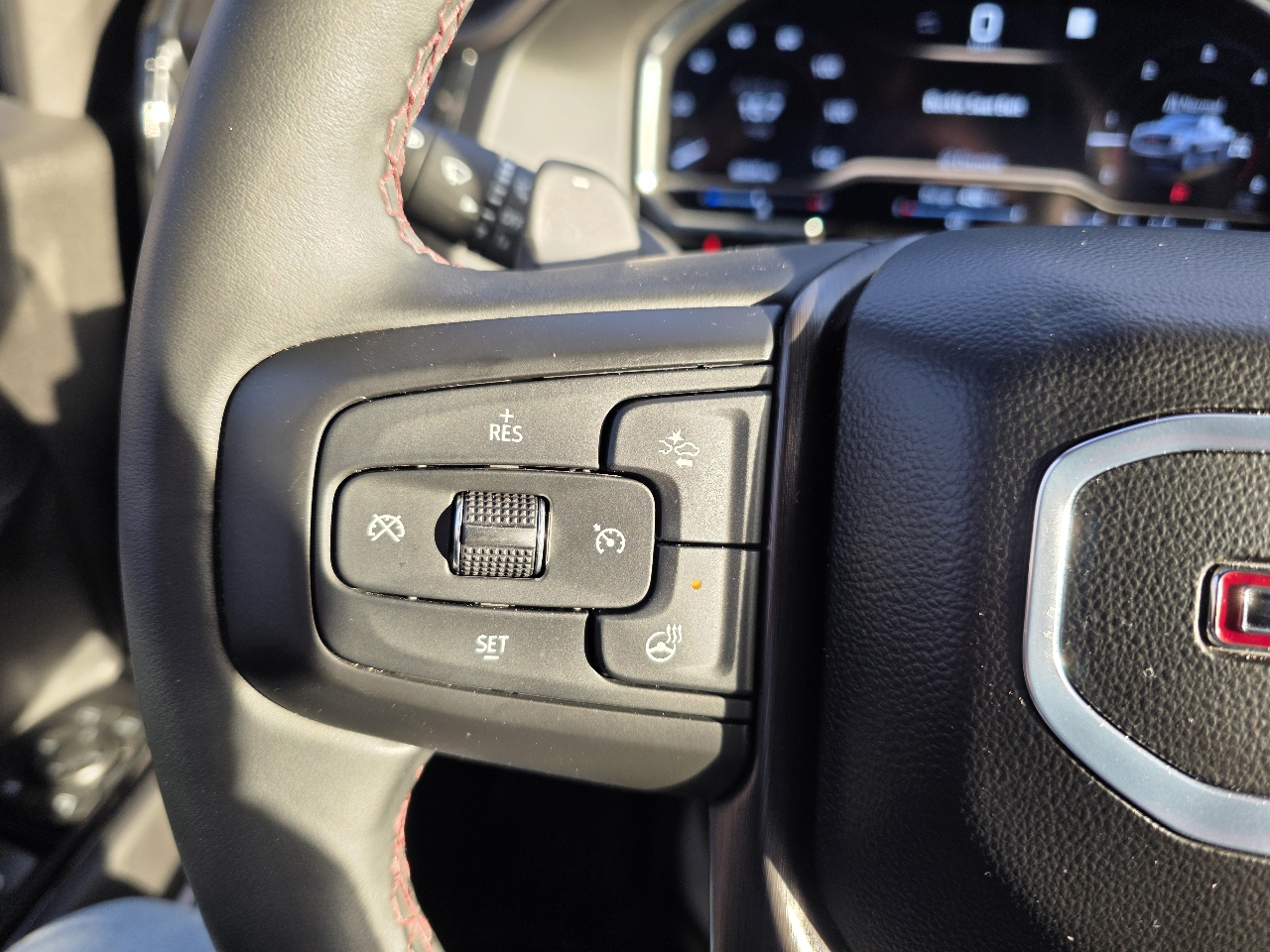 GMC Sierra 1500 4WD Crew Cab 147" AT4X 2025