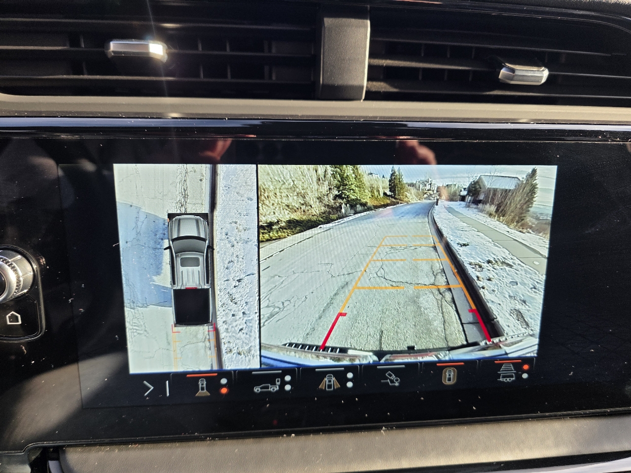 GMC Sierra 1500 4WD Crew Cab 147" AT4X 2025