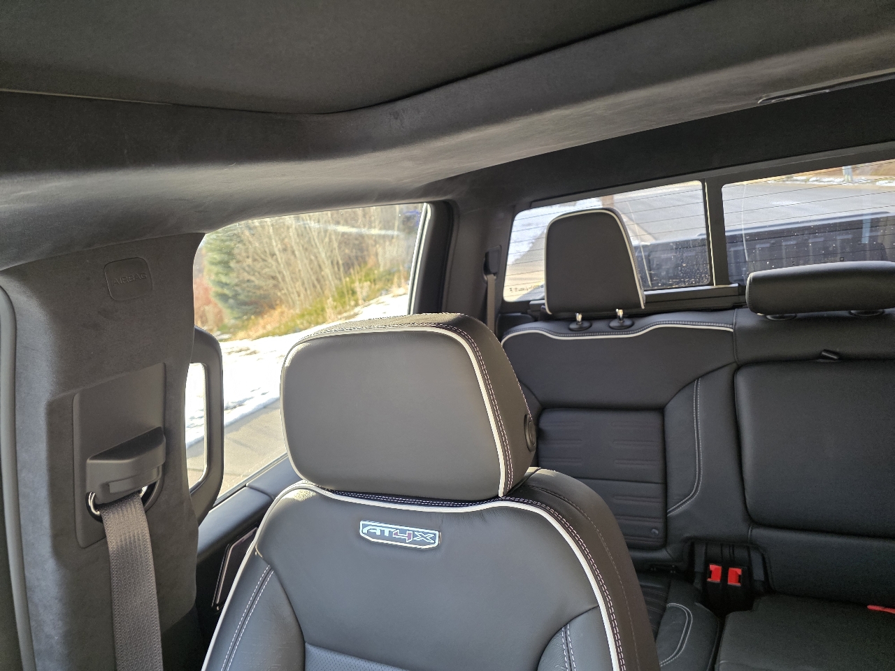 GMC Sierra 1500 4WD Crew Cab 147" AT4X 2025