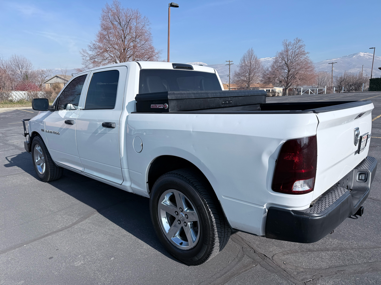 RAM 1500 4WD Crew Cab 140.5" ST 2012