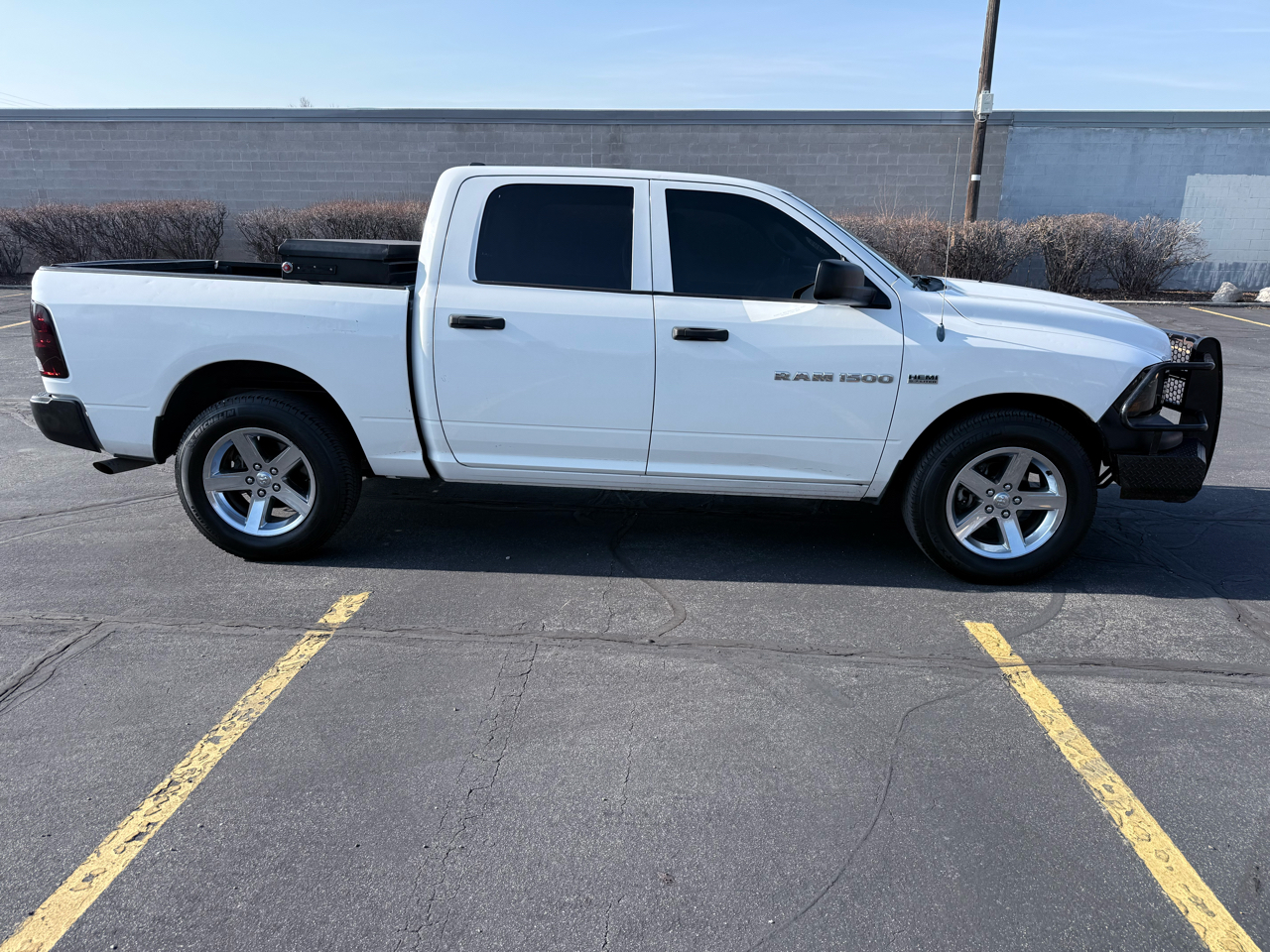 RAM 1500 4WD Crew Cab 140.5" ST 2012