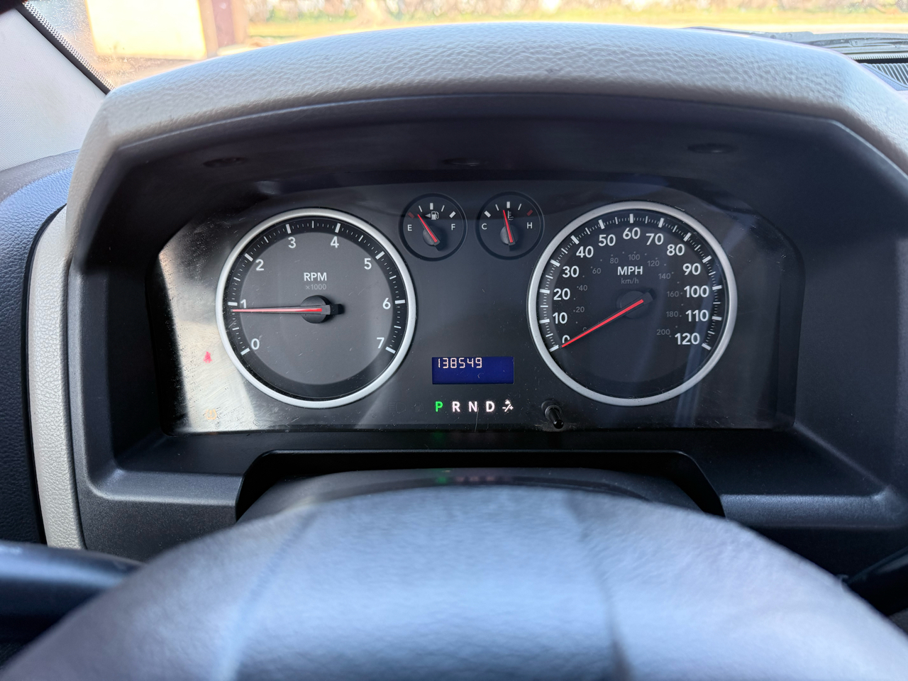 RAM 1500 4WD Crew Cab 140.5" ST 2012