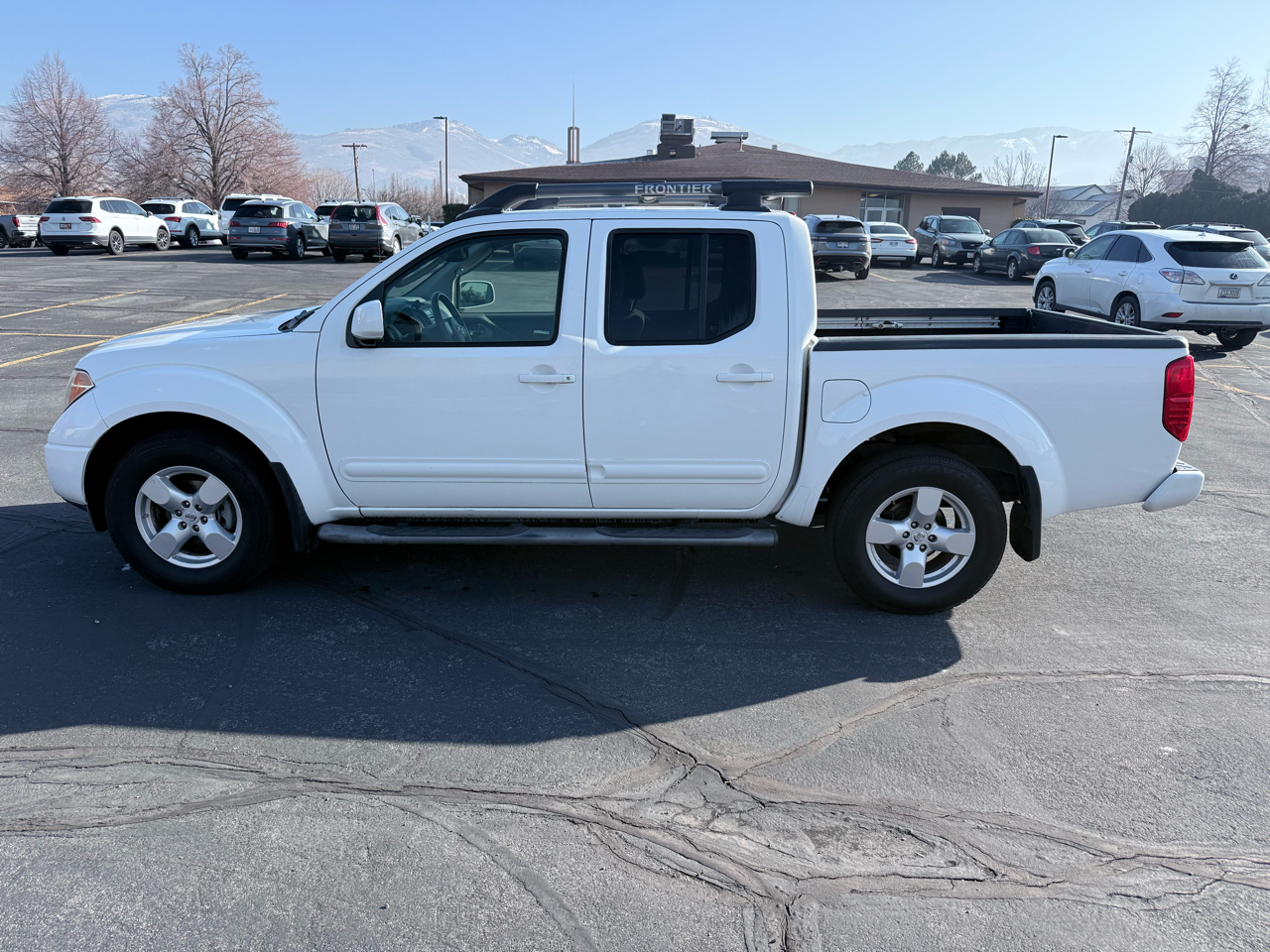 Nissan Frontier 2WD LE Crew Cab V6 Auto 2005
