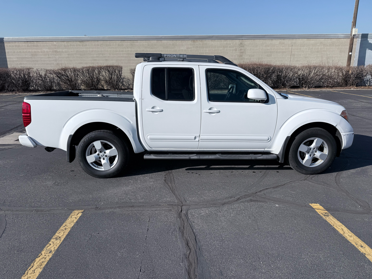 Nissan Frontier 2WD LE Crew Cab V6 Auto 2005