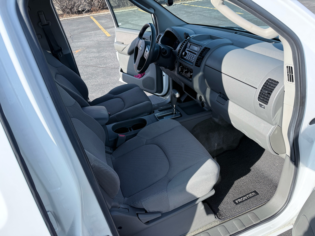 Nissan Frontier 2WD LE Crew Cab V6 Auto 2005