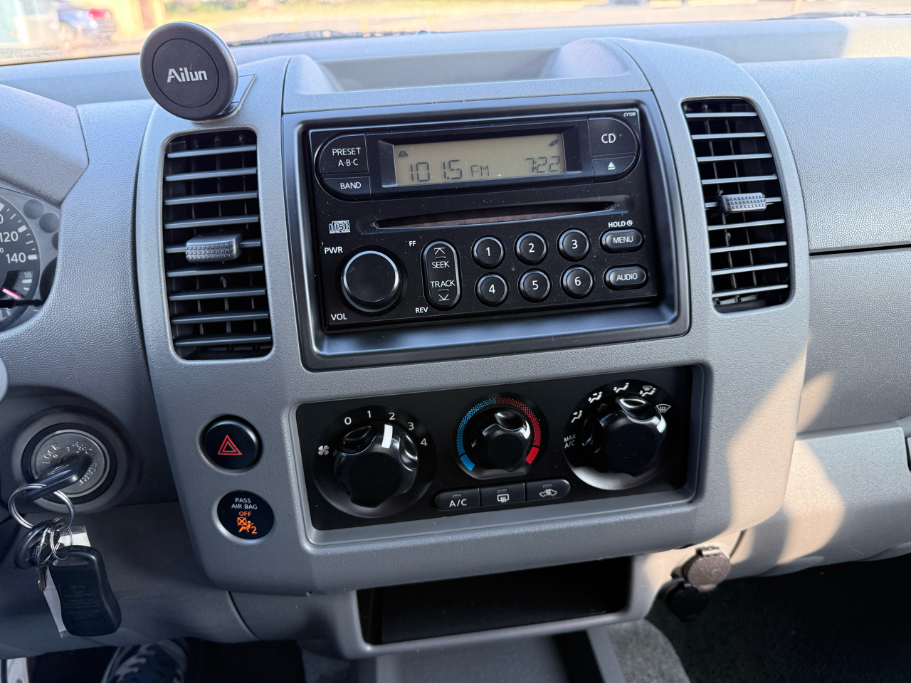 Nissan Frontier 2WD LE Crew Cab V6 Auto 2005