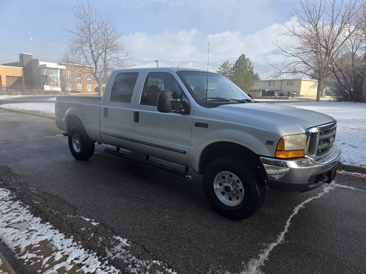 Ford Super Duty F-250 Crew Cab 156" XLT 4WD 2000