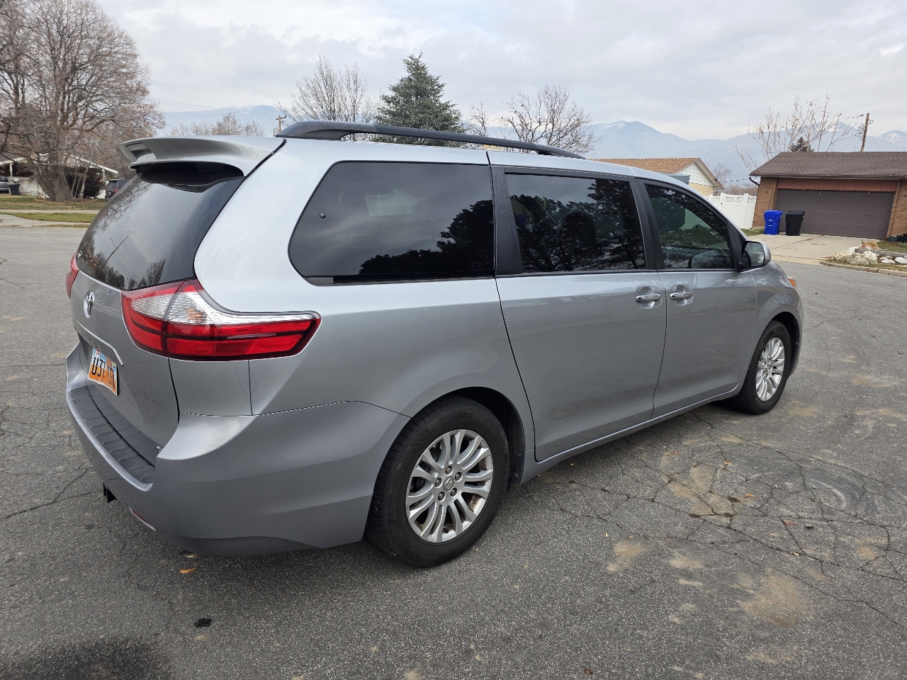 Toyota Sienna XLE Auto Access Seat FWD 7-Passenger (Natl) 2017