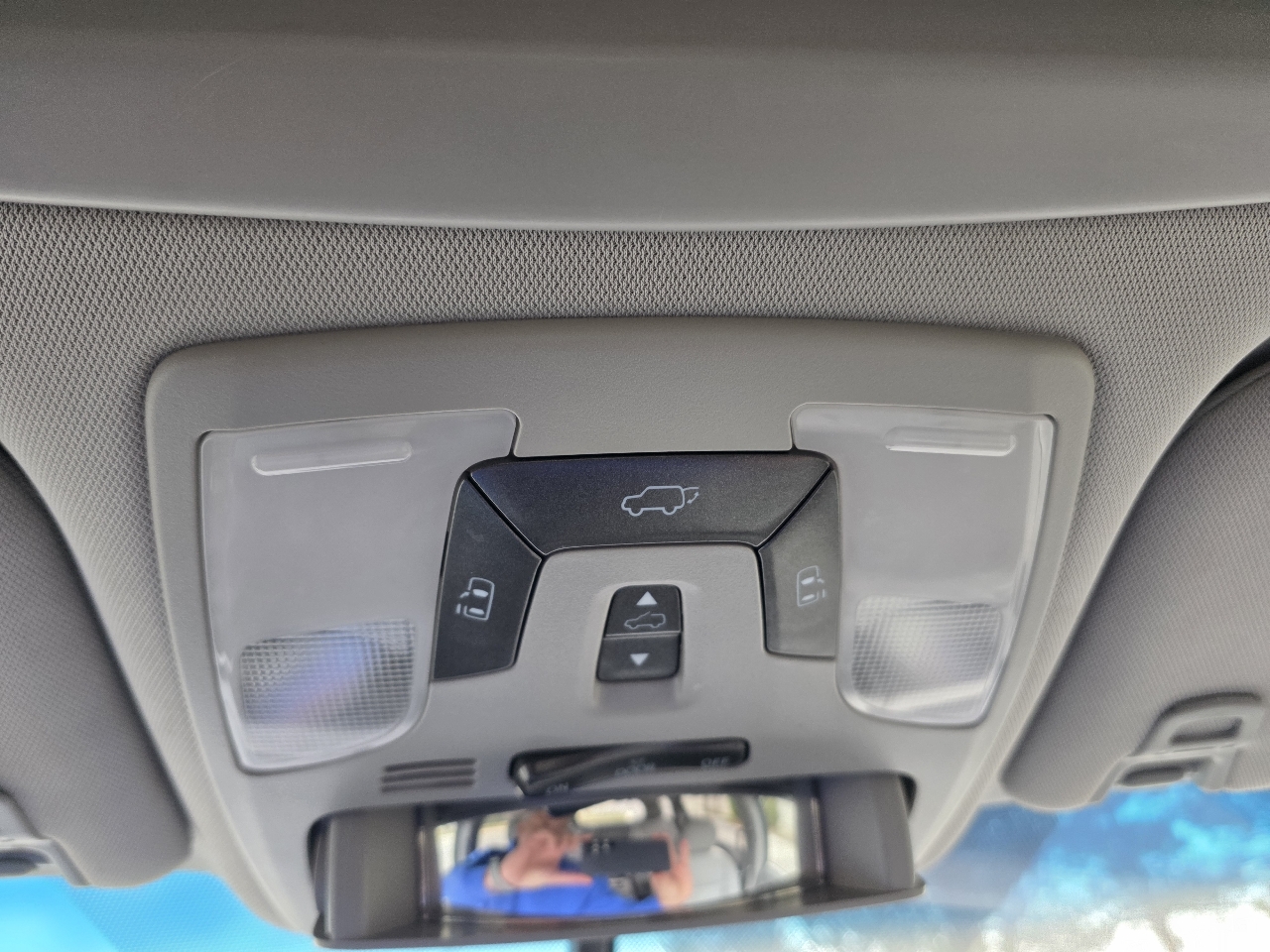 Toyota Sienna XLE Auto Access Seat FWD 7-Passenger (Natl) 2017