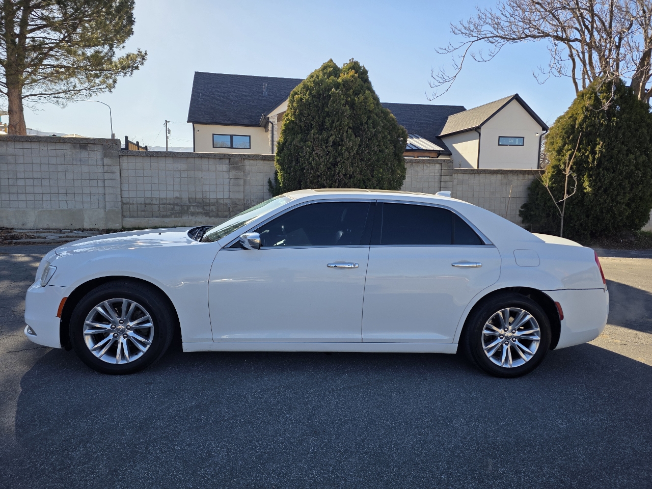 Chrysler 300 4dr Sdn 300C RWD 2016