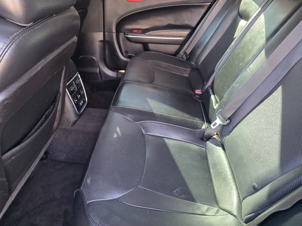 Chrysler 300 4dr Sdn 300C RWD 2016