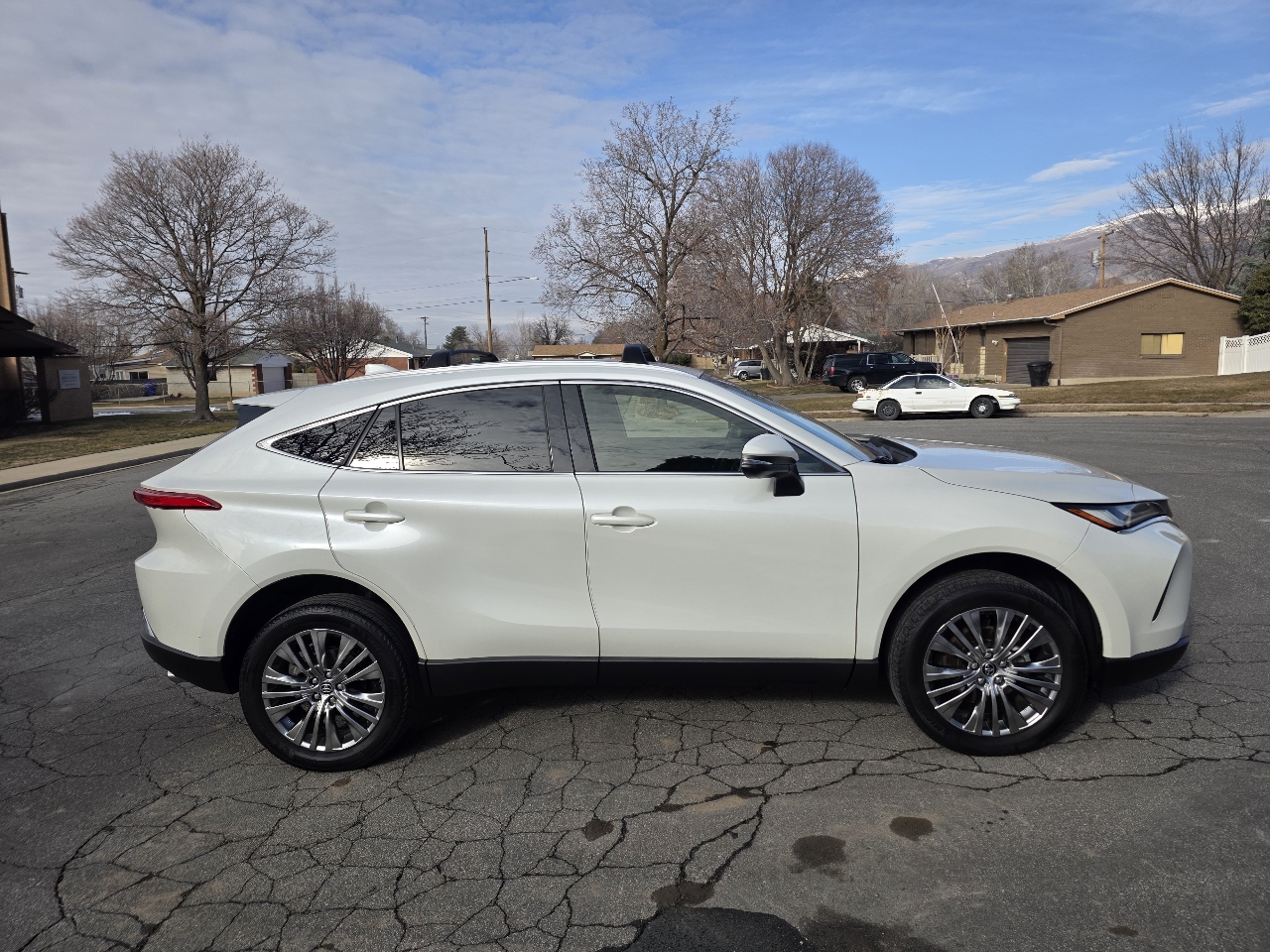 Toyota Venza XLE 4D SUV AWD V6 2022