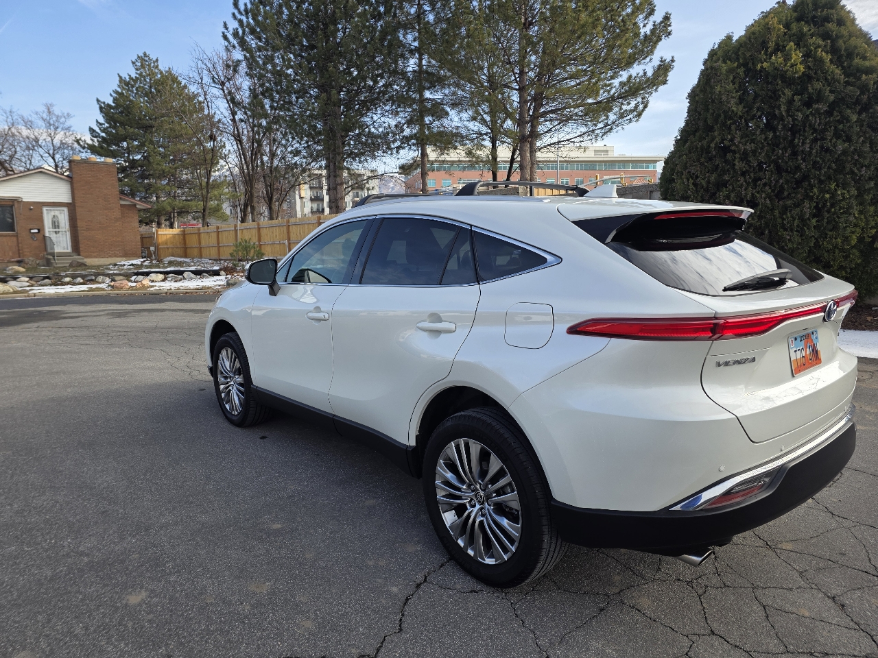 Toyota Venza XLE 4D SUV AWD V6 2022