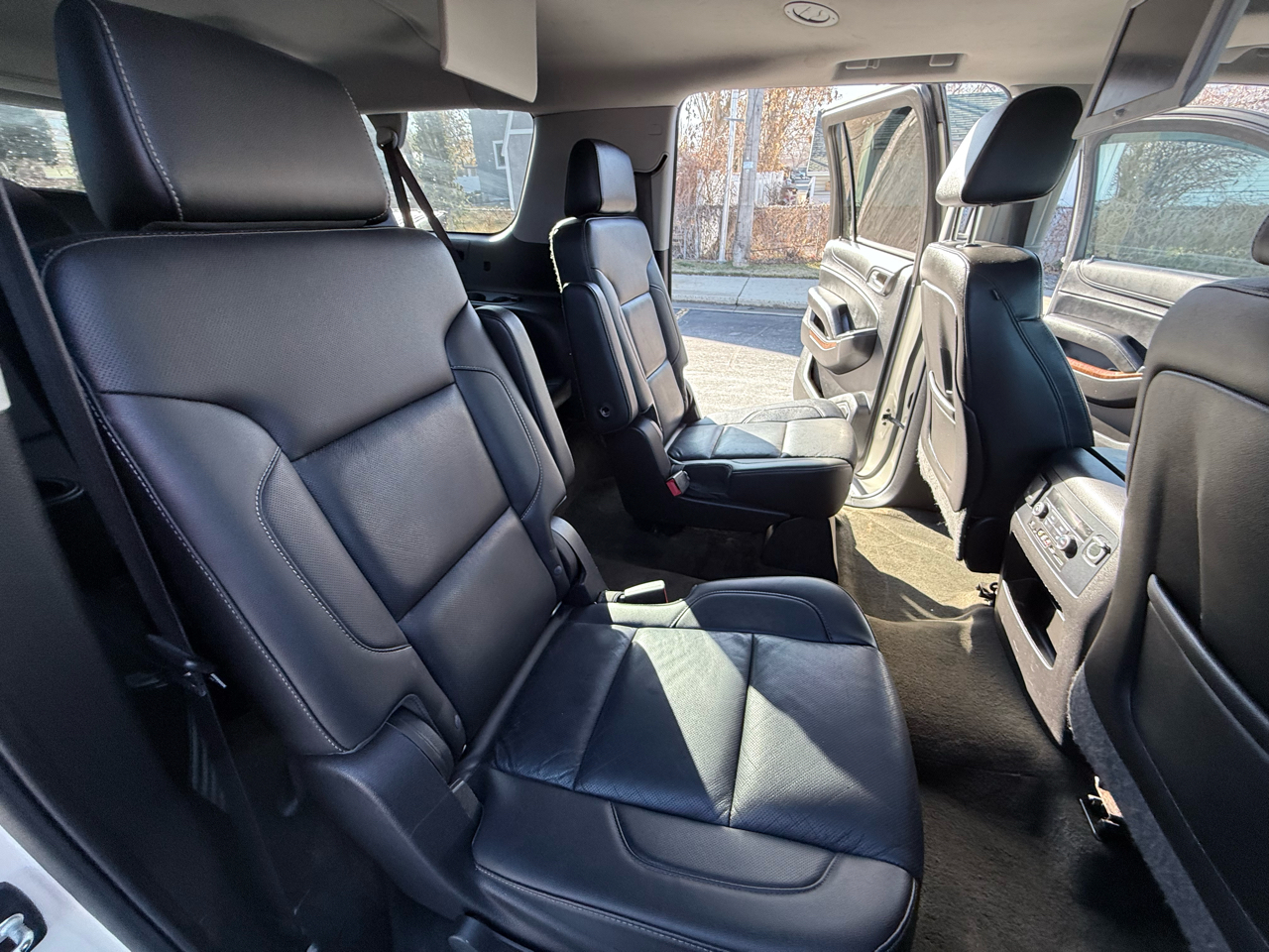 Chevrolet Suburban 4WD 4dr LTZ 2015