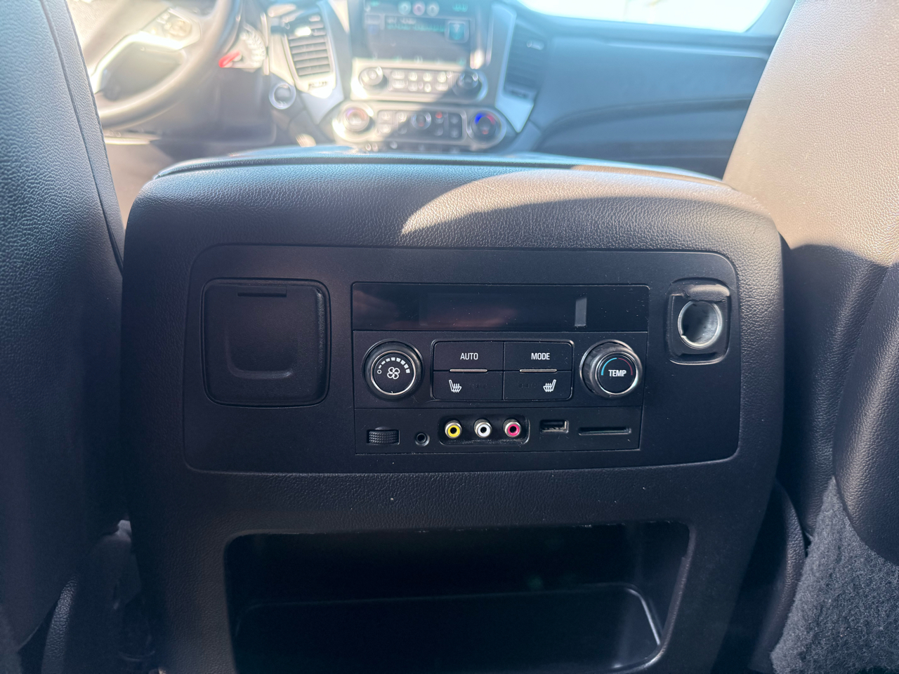 Chevrolet Suburban 4WD 4dr LTZ 2015