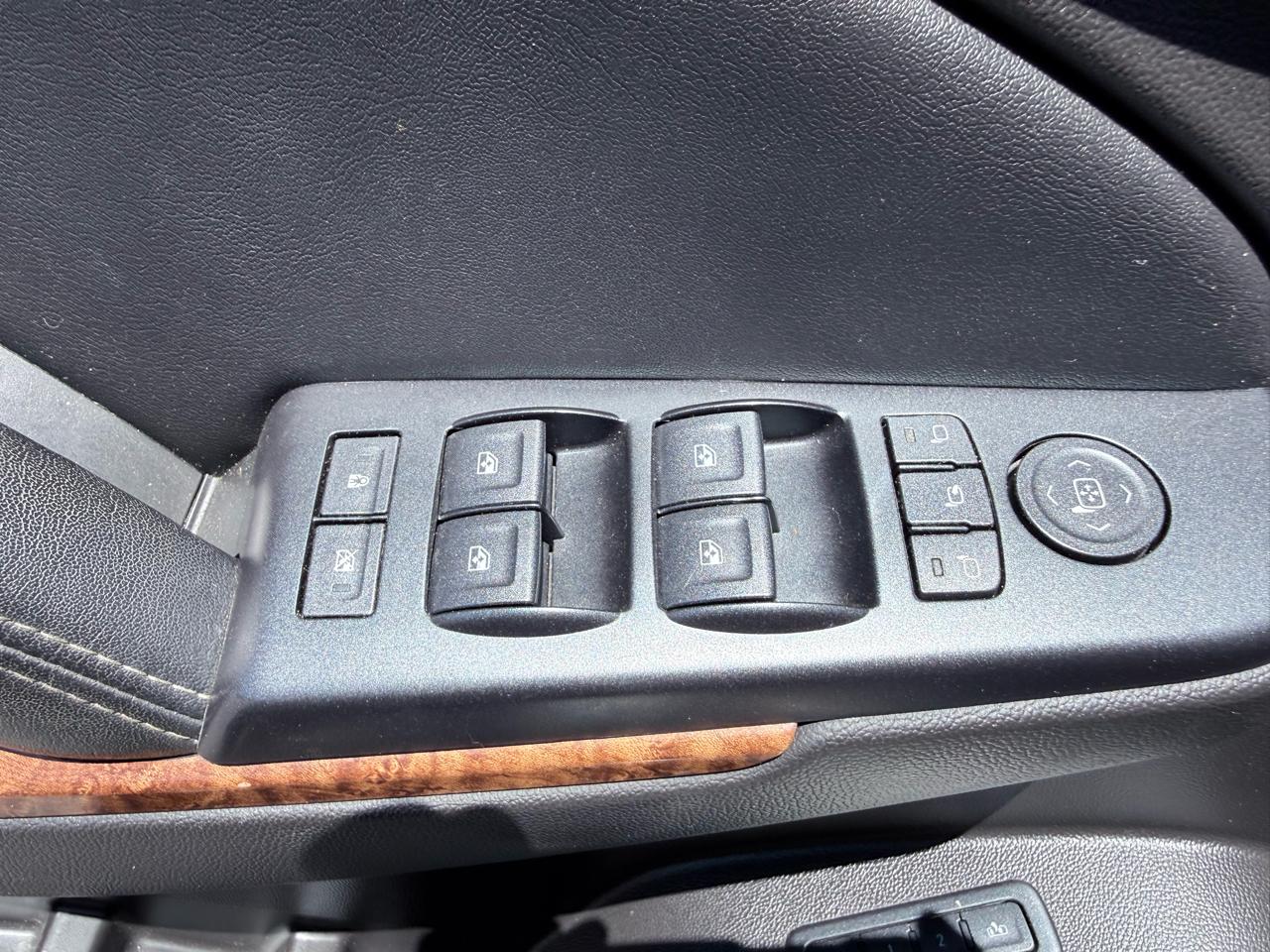 Chevrolet Suburban 4WD 4dr LTZ 2015