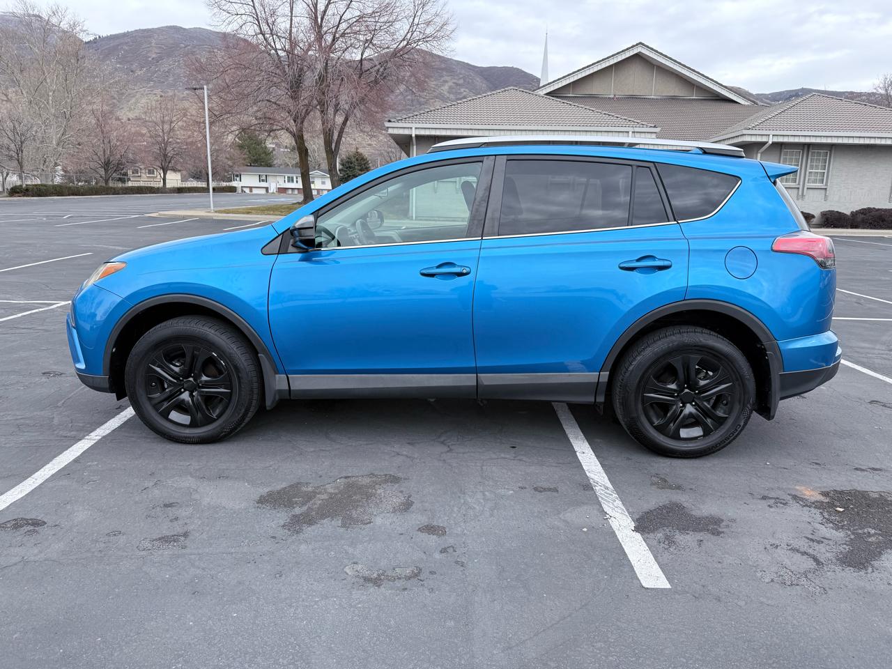 Toyota RAV4 LE 2016