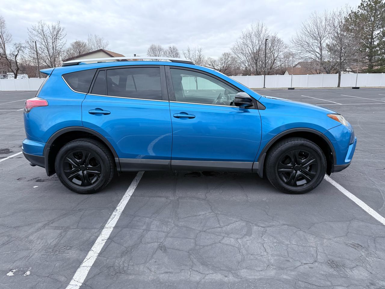 Toyota RAV4 LE 2016