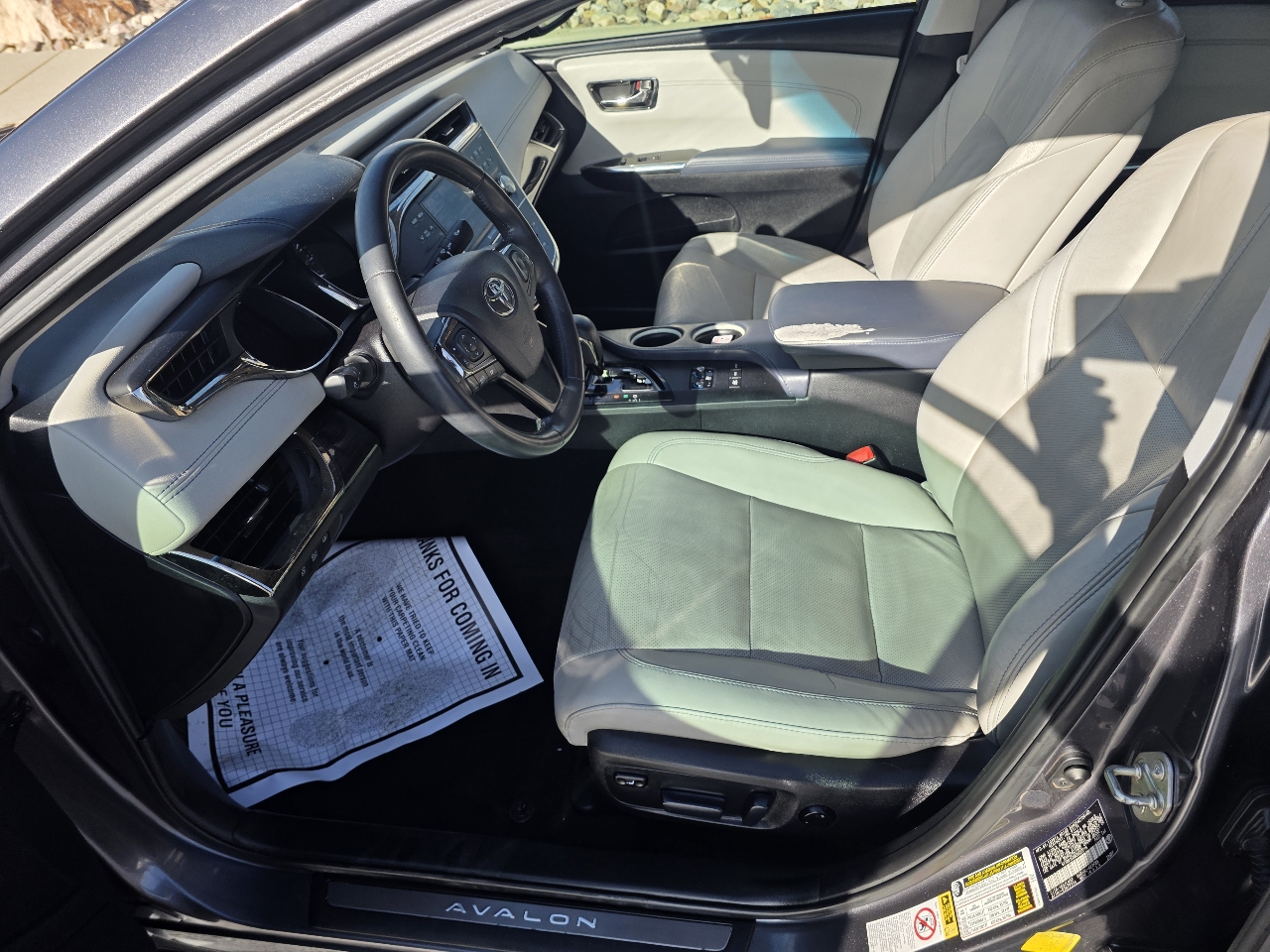 Toyota Avalon Hybrid 4dr Sdn XLE Touring (Natl) 2014