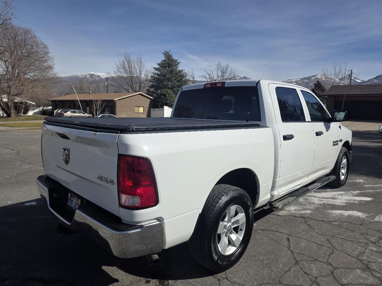 RAM 1500 4WD Crew Cab 140.5" ST 2016
