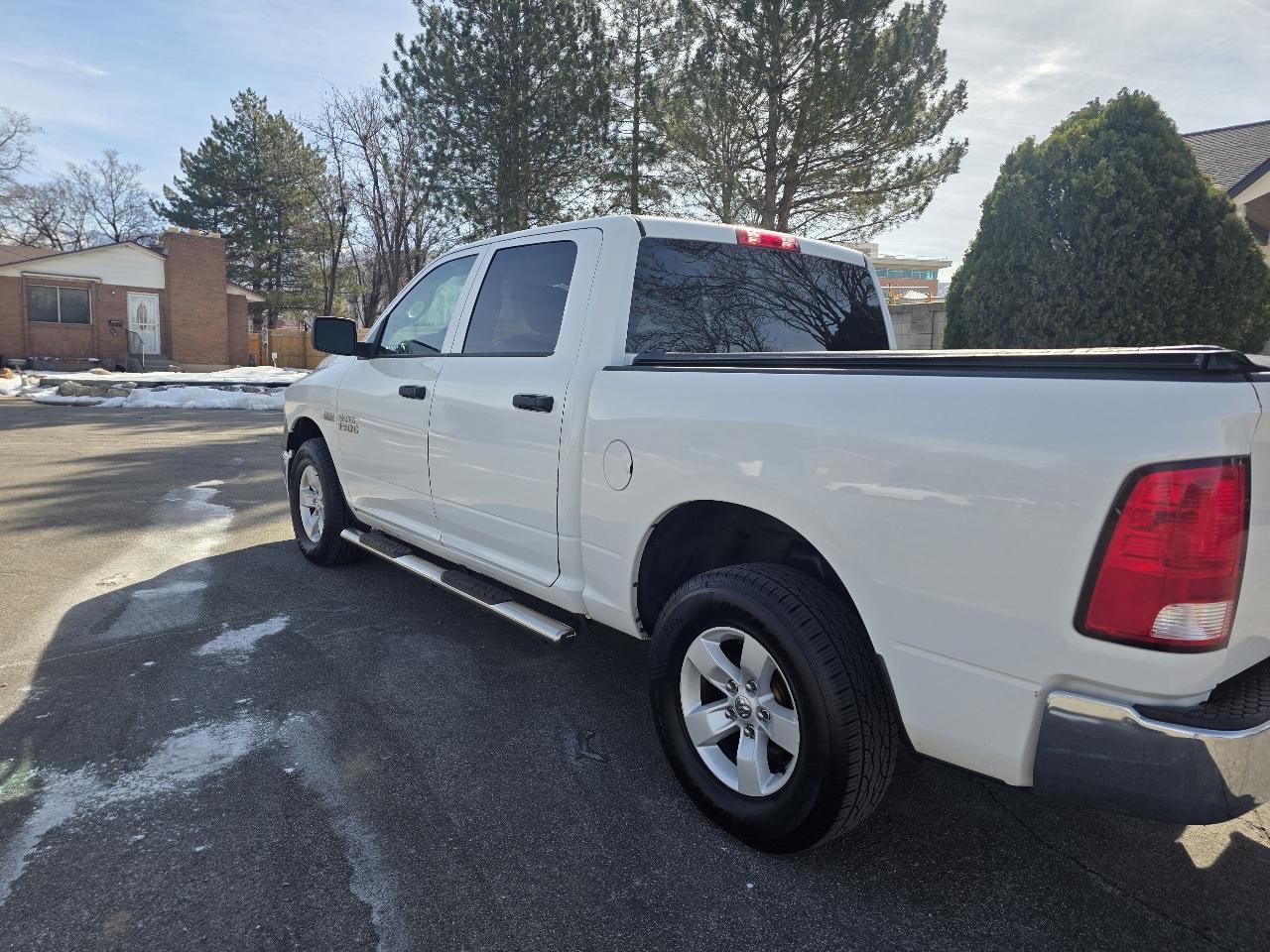 RAM 1500 4WD Crew Cab 140.5" ST 2016