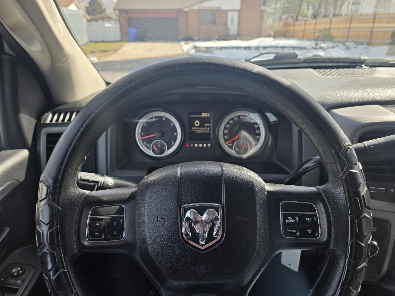 RAM 1500 4WD Crew Cab 140.5" ST 2016