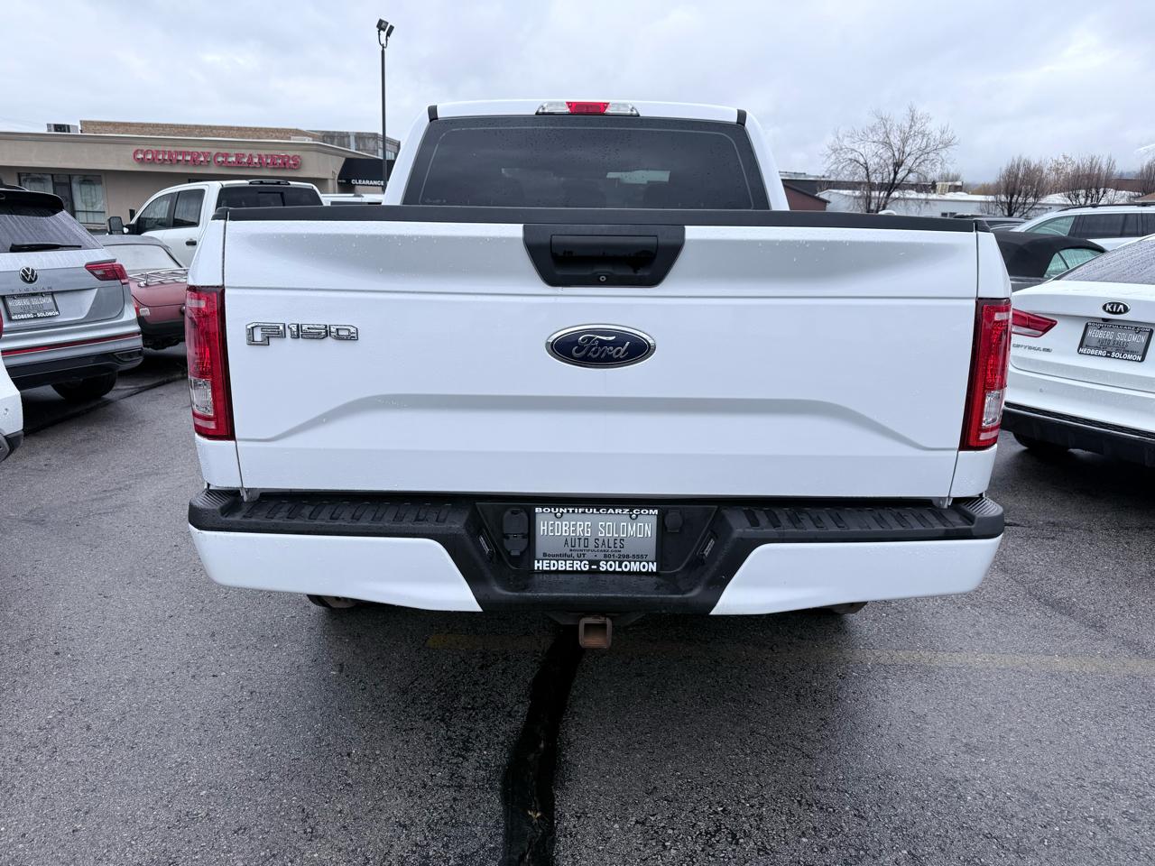 Ford F-150 4WD SuperCrew 145" Lariat 2015
