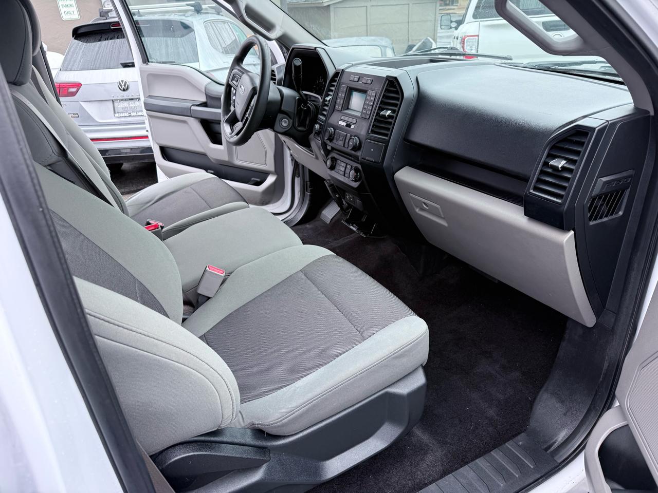 Ford F-150 4WD SuperCrew 145" Lariat 2015