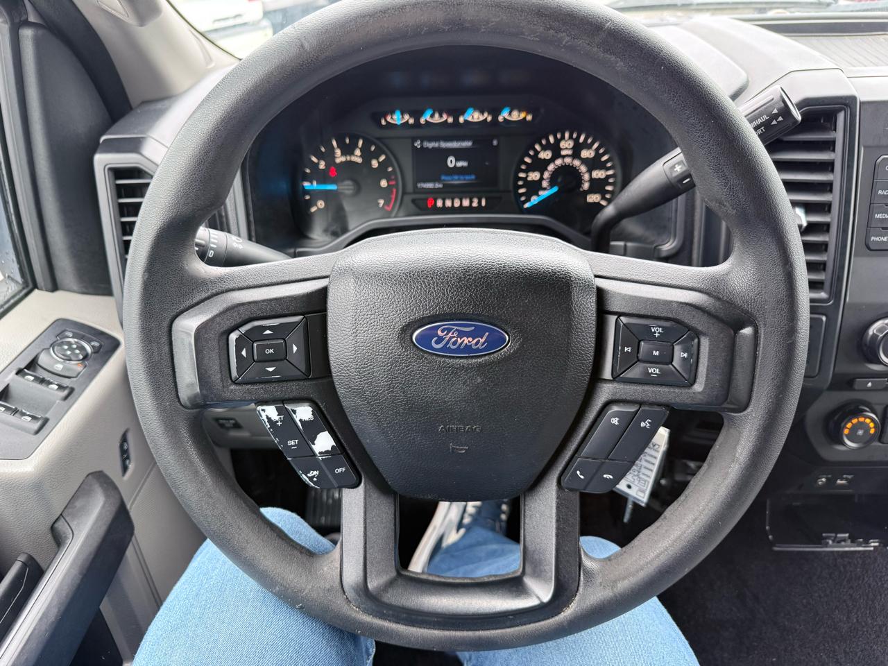 Ford F-150 4WD SuperCrew 145" Lariat 2015