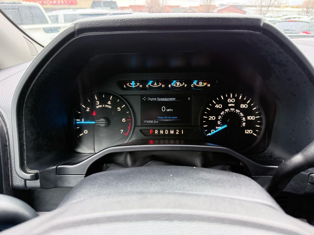 Ford F-150 4WD SuperCrew 145" Lariat 2015