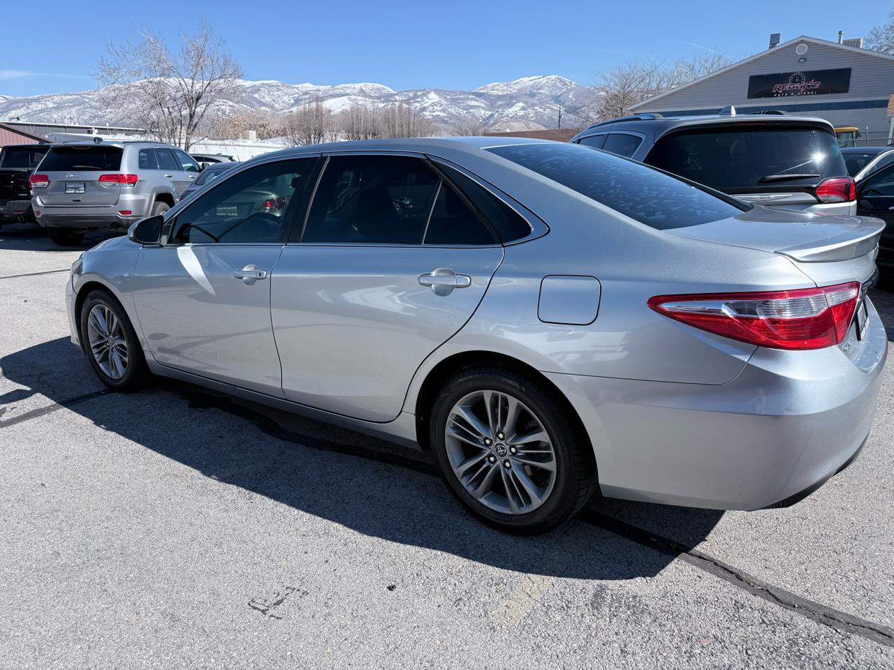 Toyota Camry 4dr Sdn I4 Auto SE w/Special Edition Pkg (Natl) 2016