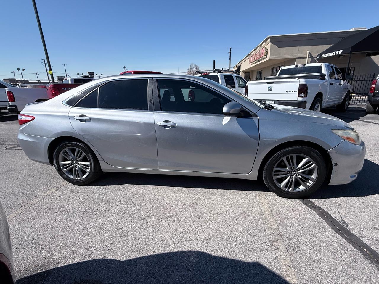 Toyota Camry 4dr Sdn I4 Auto SE w/Special Edition Pkg (Natl) 2016